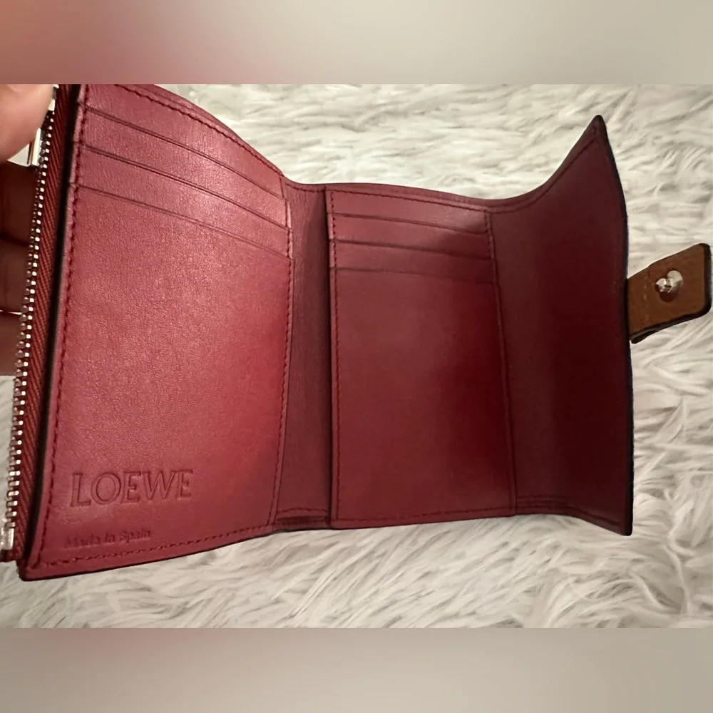 Loewe‎ Womens Vertical Small leather wallet